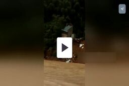 لحظه فرو ریختن ساختمان حین رانش زمین +فیلم