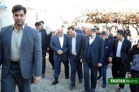  سریال نون - خ می تواند غبار کاذب مقابل ویترین کرمانشاه را پاک کند 
