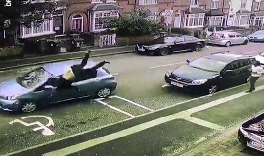 درگیری خونین اراذل در خیابان!