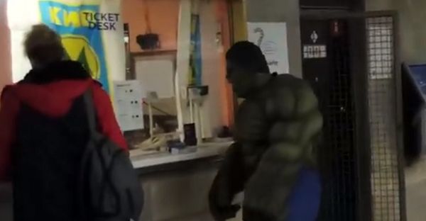 وقتی هالک شگفت انگیز به مترو می رود!