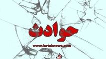 برخورد تریلی با پل عابرپیاده در بهارستان / ۴ نفر بالای پل گیر کردند