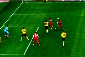 گل دوم پرسپولیس به سپاهان توسط احمدزاده