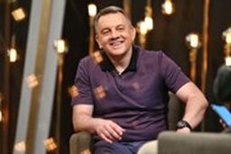 خواستگاری سرمربی تیم ملی والیبال در ایستگاه اتوبوس