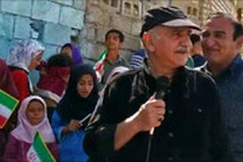  پرویز پرستویی در جمع سیل‌زدگان خوزستان