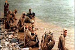 کشف ۴۰ پتوی سالم از سنگر تدارکات رزمندگان دفاع مقدس