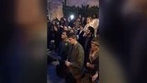 دعای مسیحیان پاریس برای کلیسایی که در آتش می‌سوزد