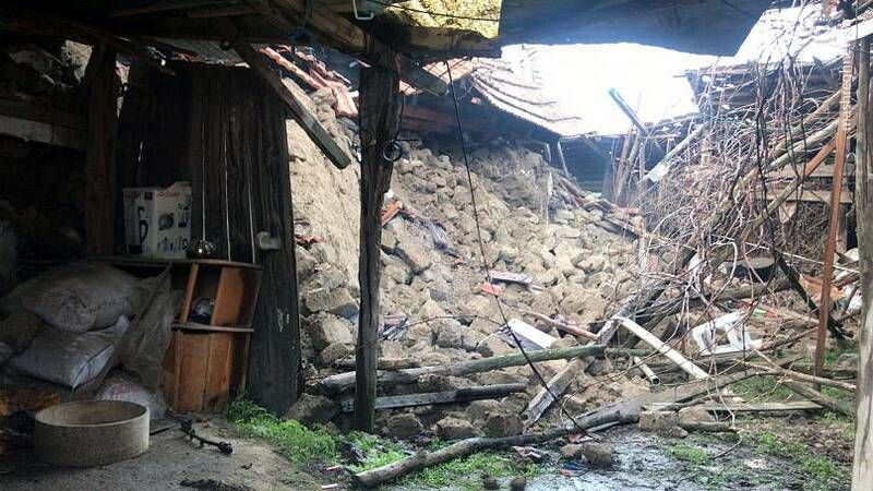 لحظه وقوع زمین‌لرزه ترکیه - برنامه زنده تلویزیونی