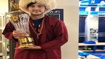 حضور سردار آزمون با لباس ترکمنی در جشن قهرمانی زنیت