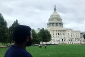 مداحى شنیدنی یک ایرانی مقابل کنگره ایالات متحده آمریکا 