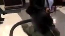 رفتار عجیب مادر جوان با دخترش!