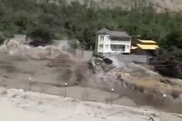 لحظه هولناک جاری شدن سیل در گزنک مازندران