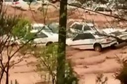 فیلم جدید از لحظه وقوع سیل در شیراز 