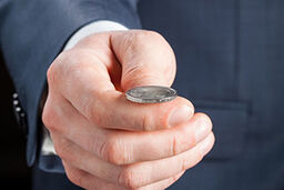 پرتاب سکه برای انتخاب شهردار در پرو!
