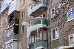 قندیل بستن خانه‌ها در سرما روسیه