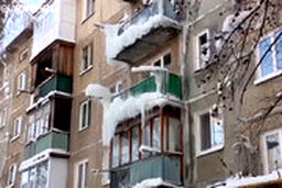 قندیل بستن خانه‌ها در سرما روسیه