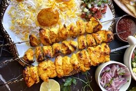 سفر به طعم‌های اصیل ایران با پلو کباب مرغ محلی