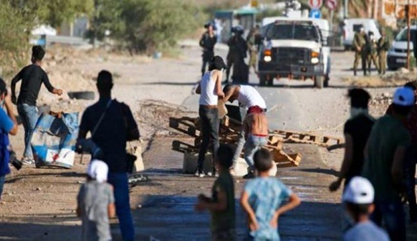 به آتش کشیدن خودرو نظامیان صهیونیست