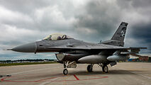 لحظه ایجکت کردن خلبان جنگنده آمریکایی قبل از سقوط + فیلم