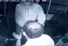 مقاومت راننده و مسافر در مقابل سارق مسلح