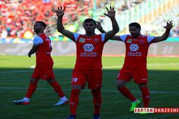 مشورت علیپور با بازیکنان پرسپولیس برای شادی گل