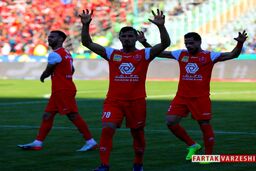 مشورت علیپور با بازیکنان پرسپولیس برای شادی گل
