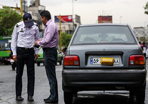 برخورد پلیس با راکبانی که برای دور زدن قانون دست به هرکاری می‌زنند