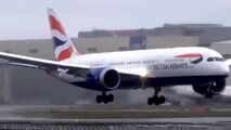 مسافران هواپیما هنوز سوار نشده سقوط کردند