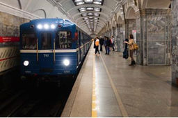 تعجب نکنید؛ اینجا یک روز عادی در مترو روسیه است!