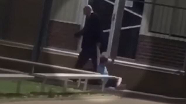 رفتار عجیب ناظم مدرسه با دانش آموز ۹ ساله!