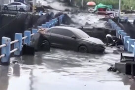 آوار سیلی وحشتناک بر سر چینی‌ها