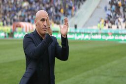 منصوریان: می‌مانم و ذوب‌آهن را از فشار خارج می‌کنم