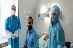 بیمار قمی: برای زحمت شبانه روزی کادر درمانی اشک ریختم/فیلم