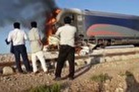 فیلم حادثه برخورد قطار با خودروی سواری در محور جنوب کشور 