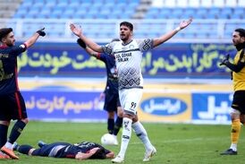 ویدیو/ گل اول گل گهر به سپاهان (کی‌روش استنلی سوارز)