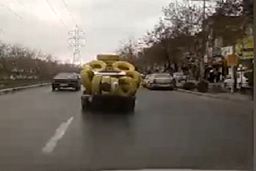 حمل بار نامتعارف با پراید!