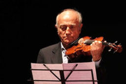 فیلمی از ویولن نوازی خالق «امشب در سر شوری دارم»