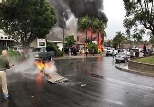 آتش گرفتن منازل مسکونی پس از سقوط هواپیما