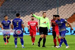 
نظر کارشناسان درباره داوری دیدار پرسپولیس - گل گهر
