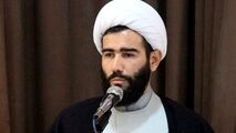 امدادرسانی امام جمعه کوهسرخ به خودروهای گرفتار در برف 