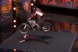  اجرای ترسناک با موتور در مسابقه استعدادیابی آمریکا