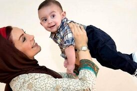 
تبریک پسر ماهچهره خلیلی در روز مادر اشک همه را درآورد +فیلم
