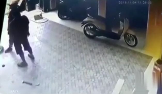 سرگرمی خطرناک دو جوان خام کار دستشان داد 