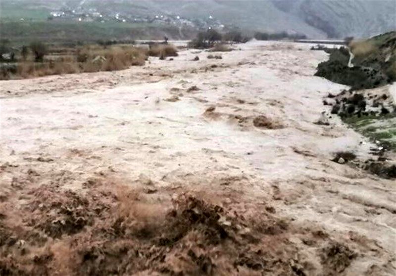 جاری‌شدن سیلاب در روستای حسینان دامغان