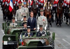 هو شدن ماکرون در رژه روز استقلال فرانسه