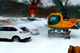 روشی جذاب و مدرن برای پاکسازی برف خودروها