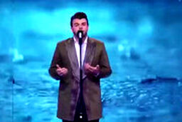 اجرای آهنگ شجریان در مسابقه «عصر جدید»