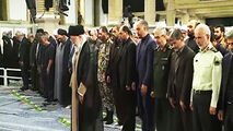 لحظاتی از آغاز دیدار شب خاطره دفاع مقدس با حضور رهبر انقلاب!