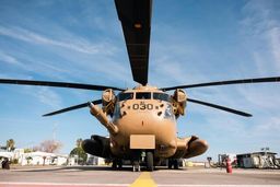 لحظه تحویل گرفتن ۳ اسیر زن اسرائیلی از مقامات صلیب سرخ‎