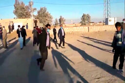 فوتبال وزیر ارتباطات با نوجوانان روستای قلعه گنگ/ آذری جهرمی 6تایی شد 