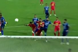 گل اول پرسپولیس به استقلال با ضربه سر نعمتی